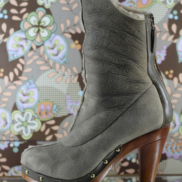 Shearling Boots. Wood Heel - Picture 4 of 16